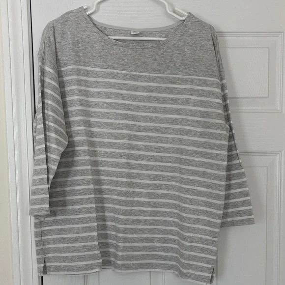 Old Navy Women's Gray and White Striped Long Sleeve Top - Picture 1 of 4